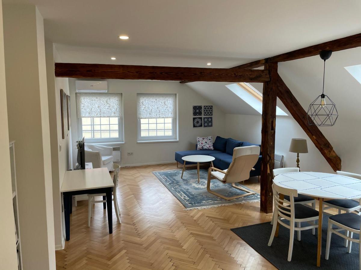 East Apartment SJJ