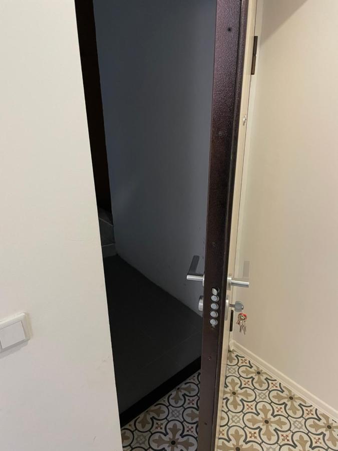 East Apartment *